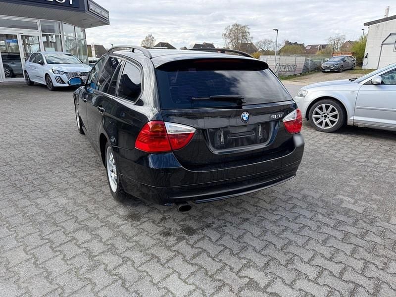 Gebraucht BMW 318 131 PS (96 kW) 2007 Schwarz Kombi