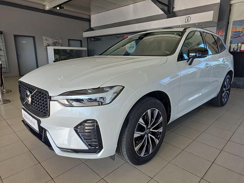 Gebraucht Volvo XC60 Plus 197 PS (144 kW) 2023 Crystal white SUV