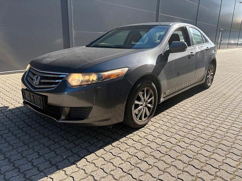 Grau Gebraucht 2009 Honda Accord Comfort Limousine | 4.900 € (Fairer Preis) - Bild 1/4