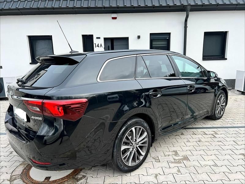 Gebraucht Toyota Avensis 143 PS (105 kW) 2016 Schwarz Kombi