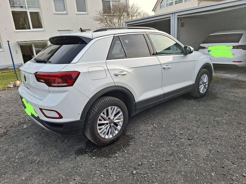 Gebraucht VW T-Roc Life 110 PS (80 kW) 2023 Weiß SUV