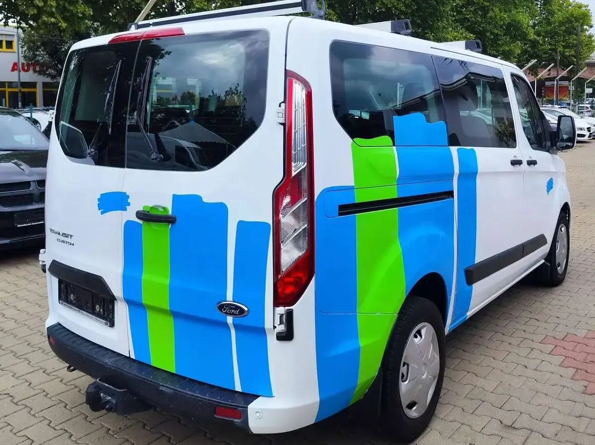 Gebraucht Ford Tourneo Custom 131 PS (96 kW) 2020 Frozen white Van