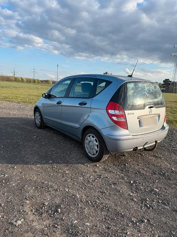 Gebraucht Mercedes A170 116 PS (85 kW) 2009 Blau Limousine