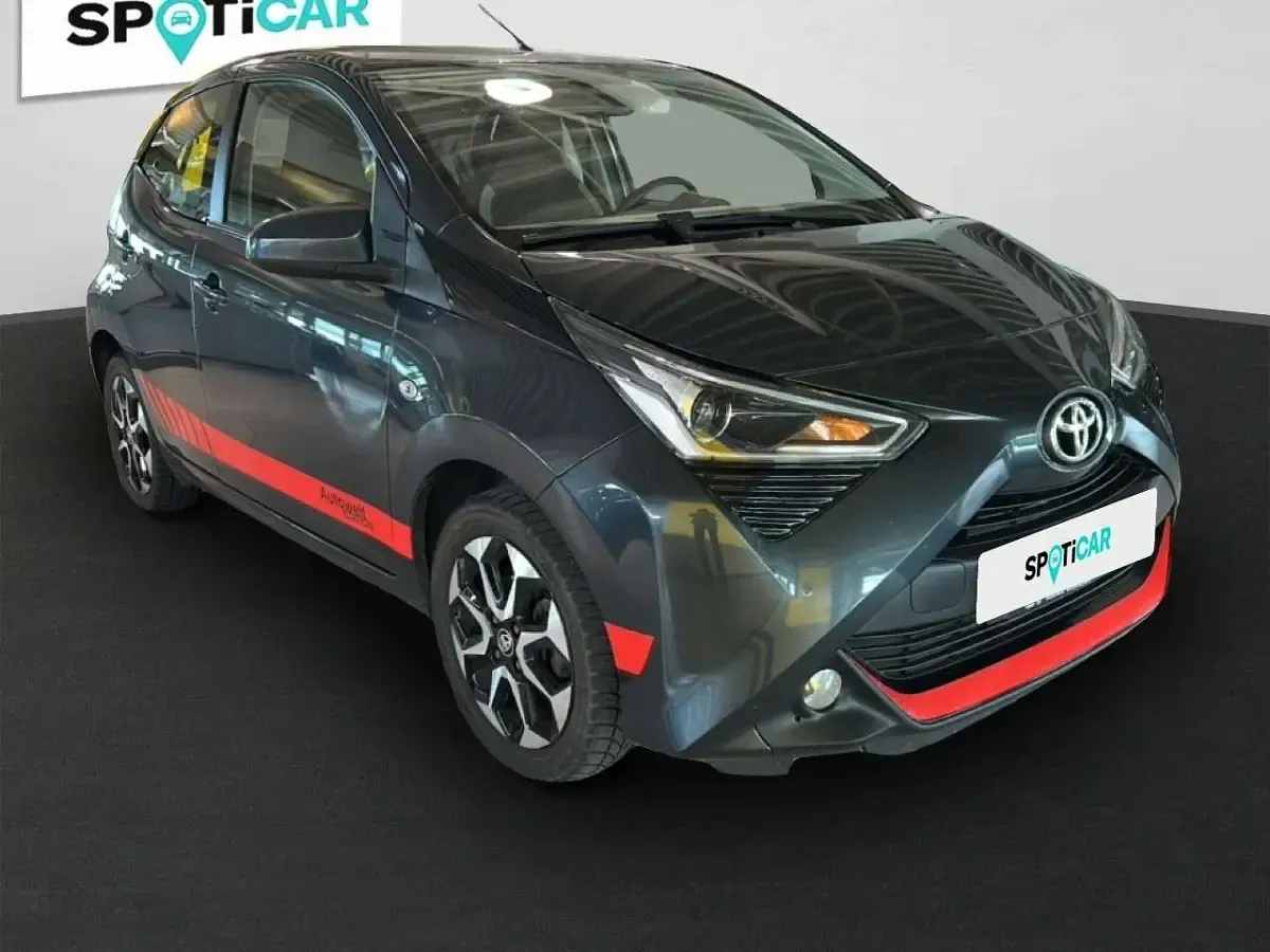 Gebraucht Toyota Aygo 72 PS (52 kW) 2019 Dark grey mica Kleinwagen