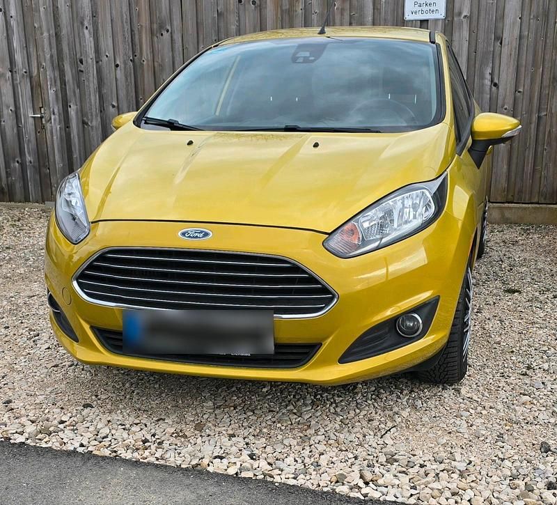 Gebraucht Ford Fiesta 101 PS (74 kW) 2013 Andere farben Kleinwagen