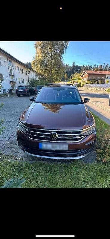 Braun Gebraucht 2022 VW Tiguan Sport SUV | 26.100 € (Guter Preis) - Bild 1/3