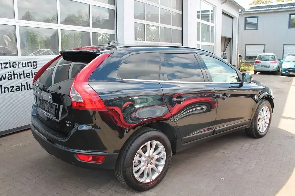 Gebraucht Volvo XC60 Summum 163 PS (119 kW) 2009 Black sapphire SUV
