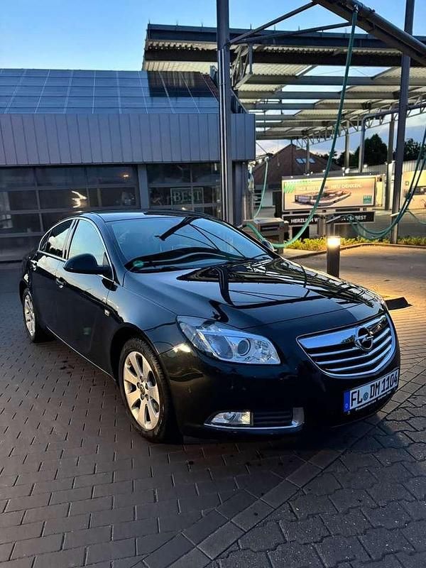 Gebraucht Opel Insignia Design Edition 160 PS (117 kW) 2011 Limousine
