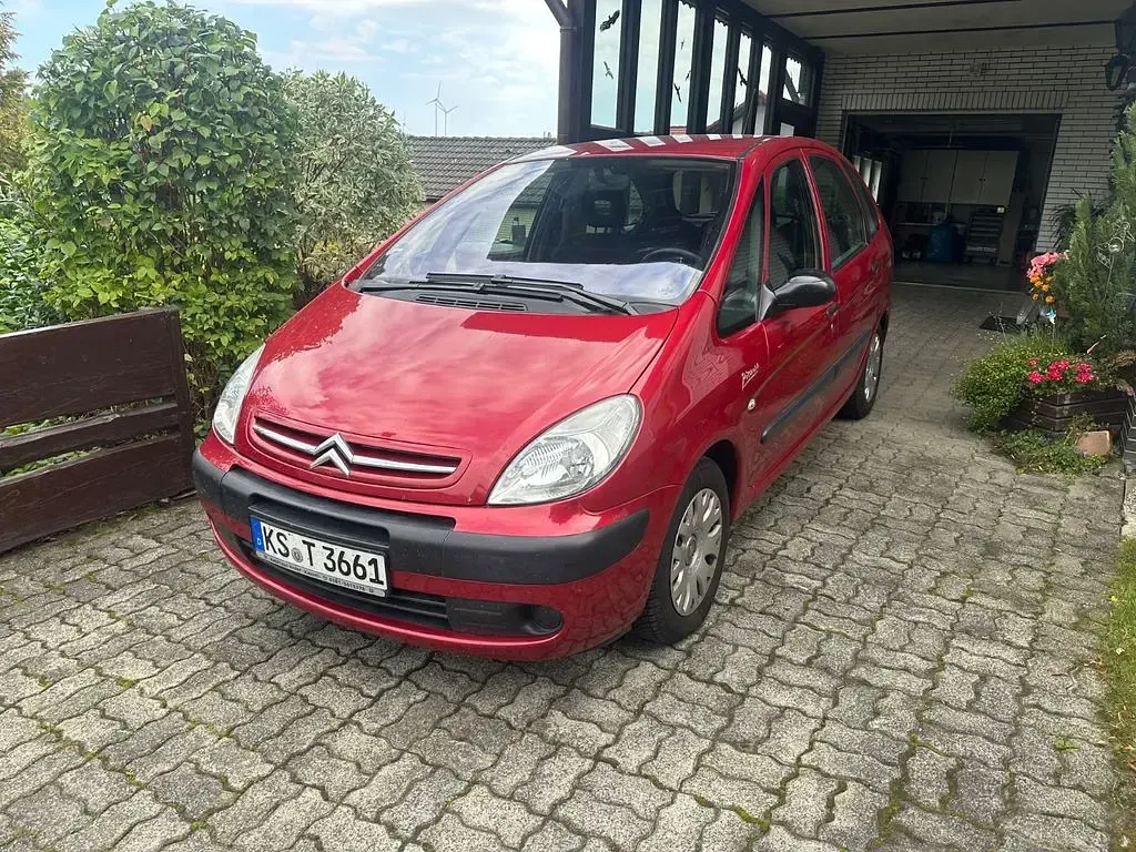 Gebraucht Citroën Xsara Picasso Comfort 109 PS (80 kW) 2006 Rot Van / Kleinbus