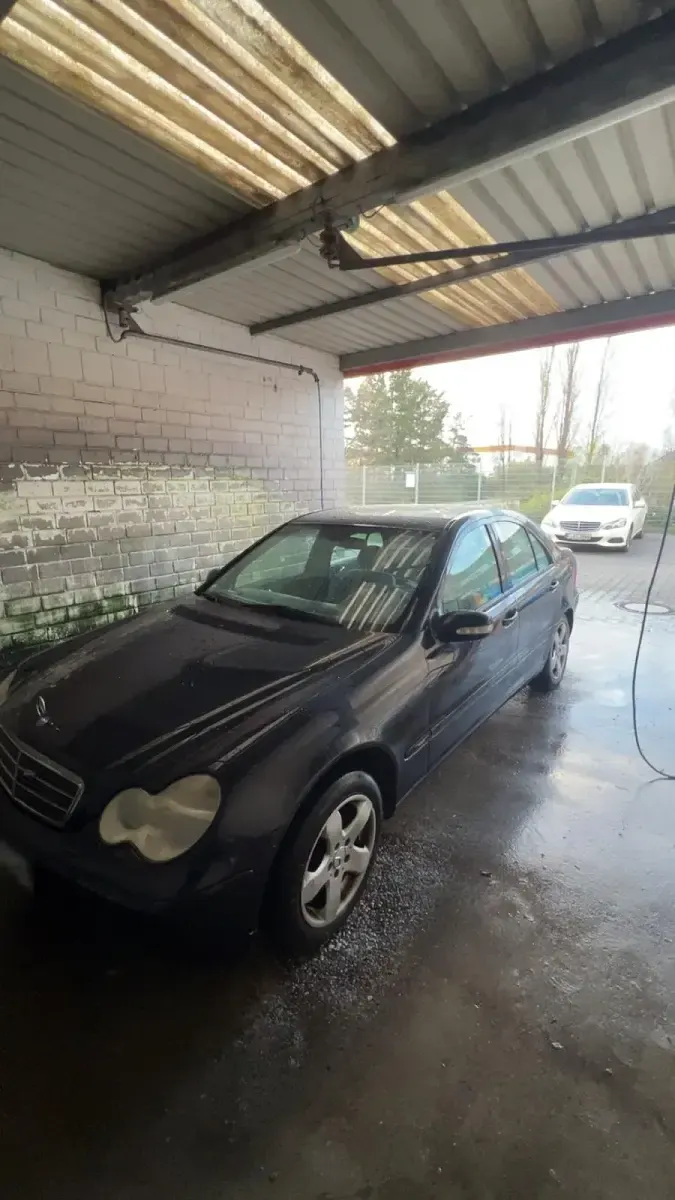 Gebraucht Mercedes C180 129 PS (94 kW) 2001 Andere farben Limousine