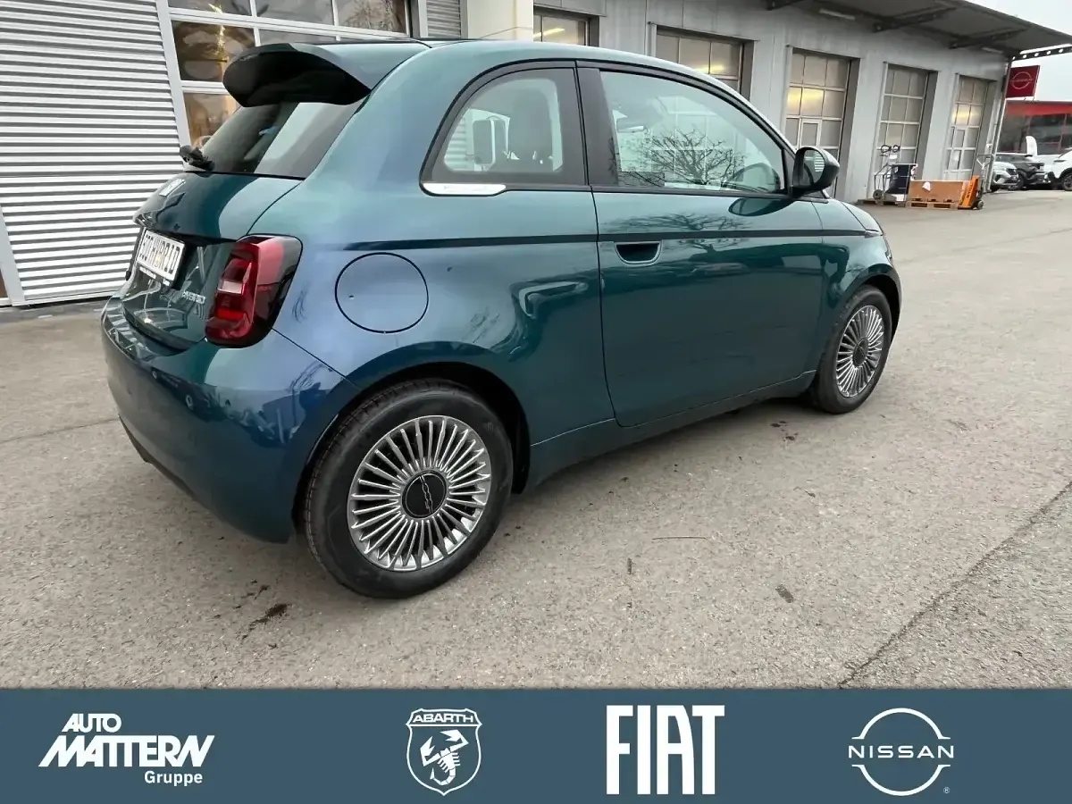 Neu Fiat 500 48 PS (35 kW) 2026 Grün Limousine