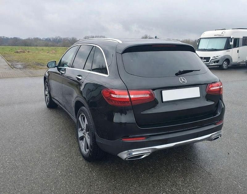 Gebraucht Mercedes GLC250 204 PS (150 kW) 2018 Schwarz SUV
