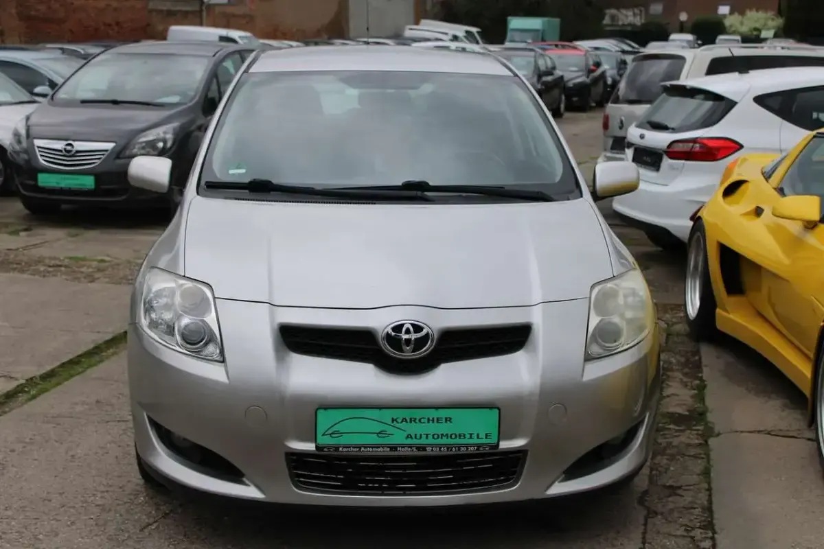 Gebraucht Toyota Auris Sol 132 PS (97 kW) 2007 Silver metallic Kleinwagen