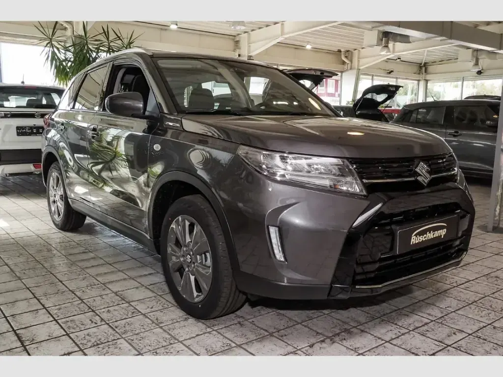 Neu Suzuki Vitara Comfort 110 PS (80 kW) 2026 Grau SUV