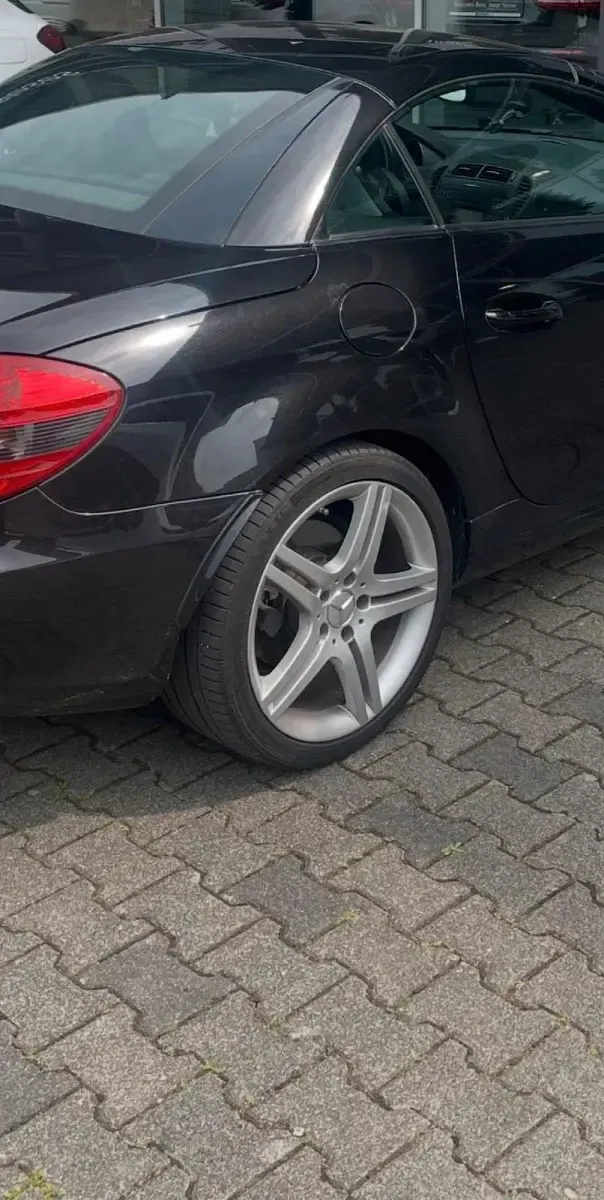 Gebraucht Mercedes SLK200 184 PS (135 kW) 2010 Schwarz Cabrio