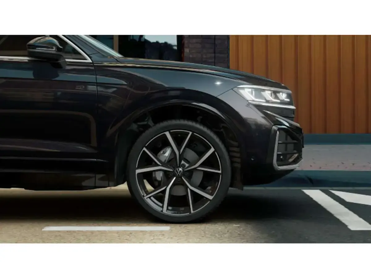 Gebraucht VW Touareg R-line 231 PS (169 kW) 2025 Grenadillschwarz metallic SUV