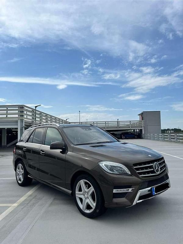 Gebraucht 2012 Mercedes ML350 Edition 1 SUV | 29.500 € - Bild 1/4