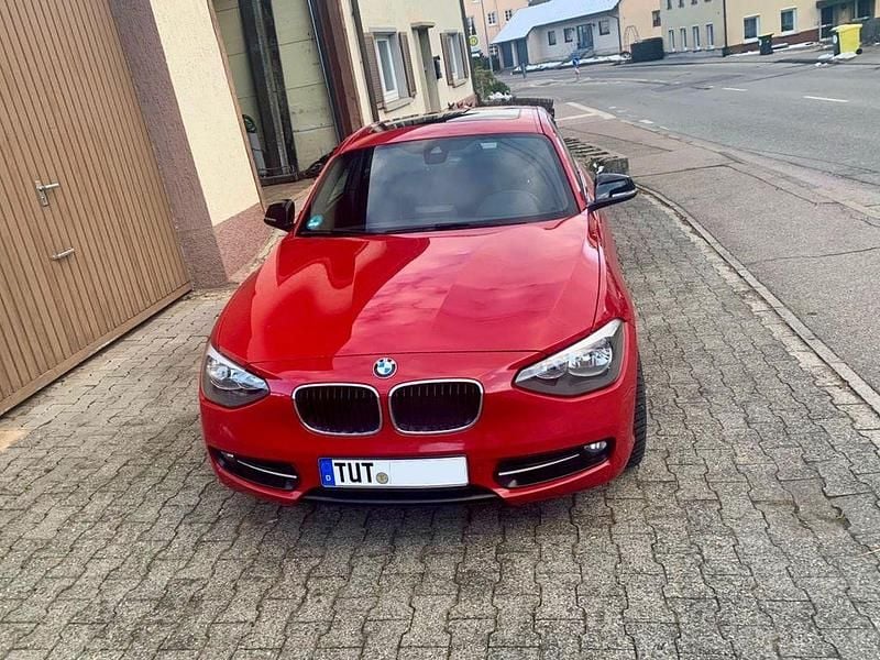 Gebraucht BMW 116 Efficient Dynamics 116 PS (85 kW) 2013 Rot Kleinwagen