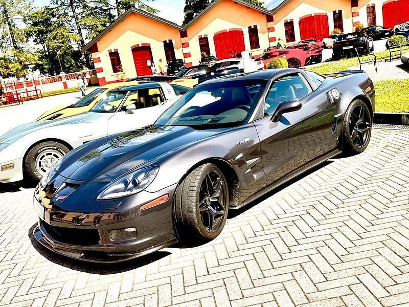 Grau Gebraucht 2009 Corvette ZR1 Coupé | 104.900 € - Bild 1/4