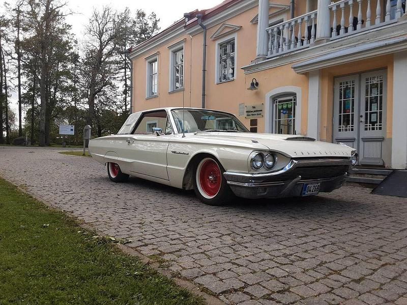 Weiß Gebraucht 1964 Ford Thunderbird | 25.999 € - Bild 1/4