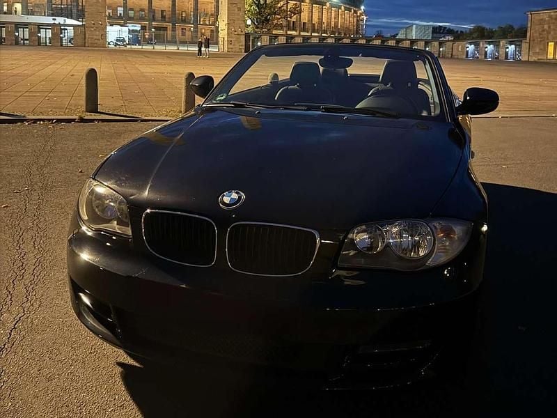 Gebraucht BMW 120 Cabriolet 177 PS (130 kW) 2010 Schwarz Cabrio