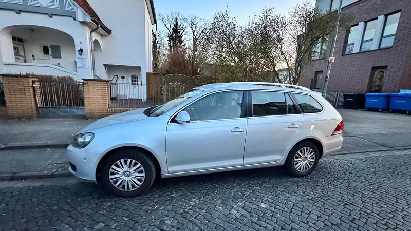 Gebraucht VW Golf VI 2010 Silber Kleinwagen
