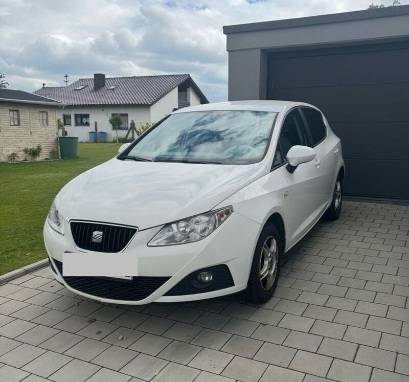 Weiß Gebraucht 2010 Seat Ibiza Limousine | 4.999 € (Teuer) - Bild 1/2