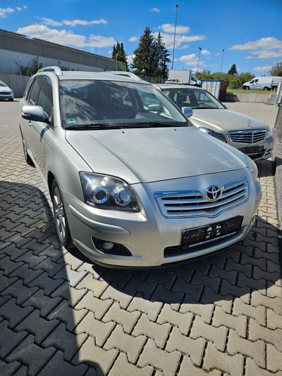 Grau Gebraucht 2008 Toyota Avensis Kombi | 3.600 € (Fairer Preis) - Bild 1/4