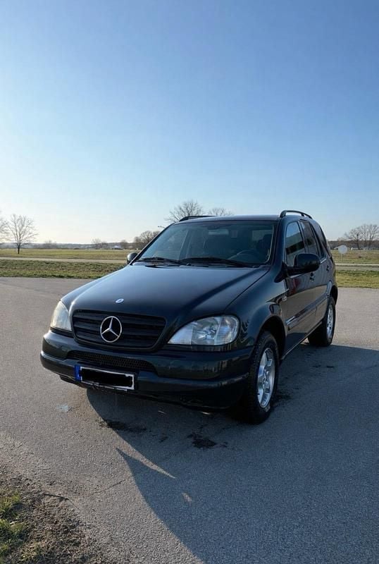 Gebraucht Mercedes ML320 218 PS (160 kW) 2001 Blau SUV