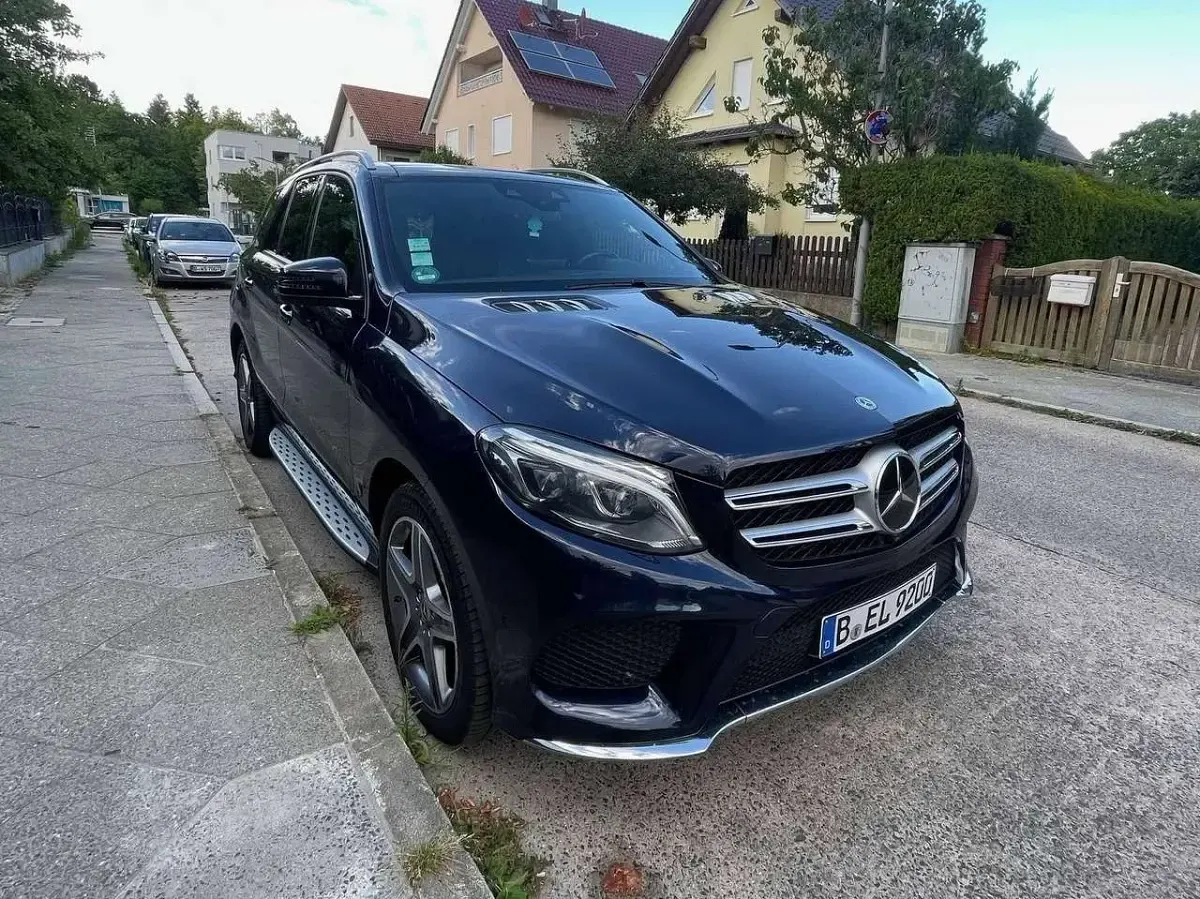 Gebraucht Mercedes GLE350 AMG line 258 PS (189 kW) 2018 Blau SUV
