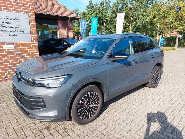 Delfingrau metallic Gebraucht 2025 VW Tiguan Goal SUV | 38.980 € (Superpreis) - Bild 1/4