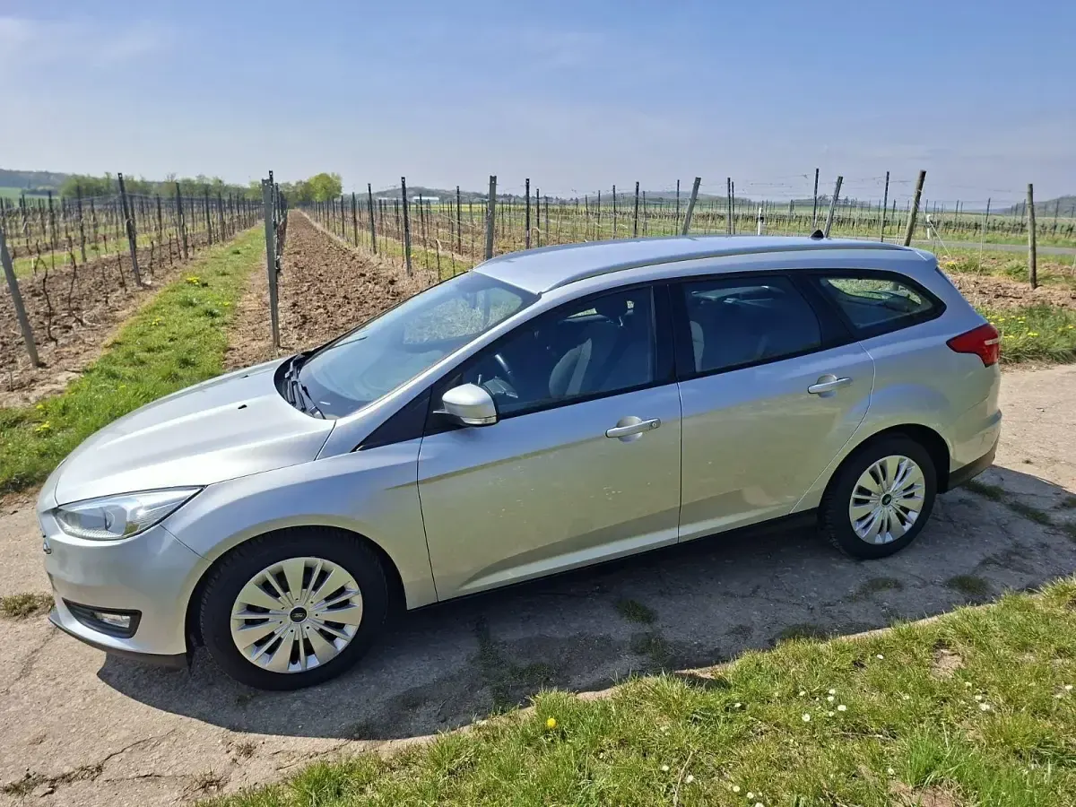 Brugt Ford Focus Trend 120 HK (88 kW) 2017 Grå Sedan