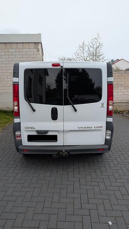 Gebraucht Opel Vivaro 114 PS (83 kW) 2007 Weiß Van / Kleinbus