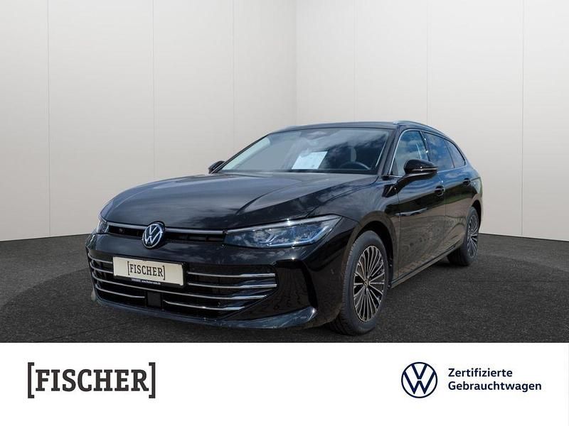 Grenadillschwarz metallic Gebraucht 2024 VW Passat Elegance Kombi | 39.849 € (Fairer Preis) - Bild 1/4