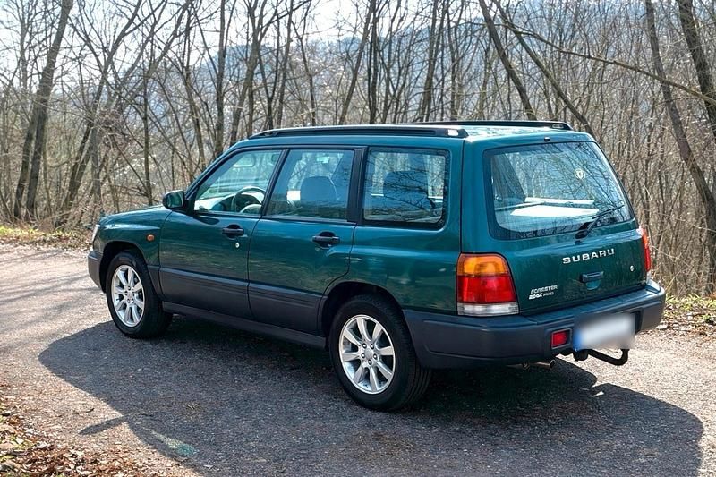 Gebraucht Subaru Forester 122 PS (89 kW) 2000 Grün SUV