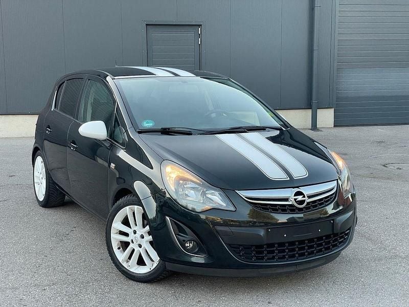 Gebraucht Opel Corsa Color Edition 101 PS (74 kW) 2014 Schwarz Limousine