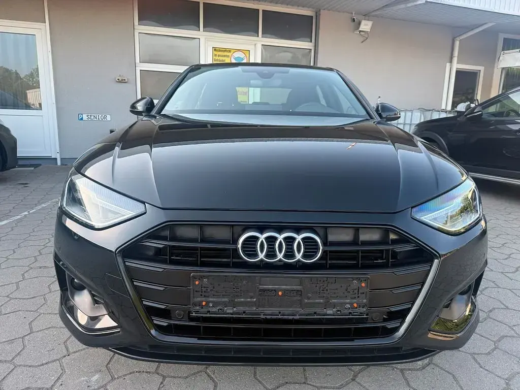 Gebraucht Audi A4 Advanced 204 PS (150 kW) 2023 Schwarz Limousine