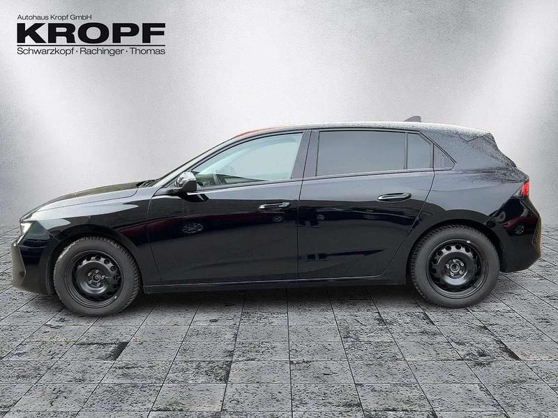 Gebraucht Opel Astra Elegance 110 PS (80 kW) 2023 Lackierung schwarz perla nera/ Limousine