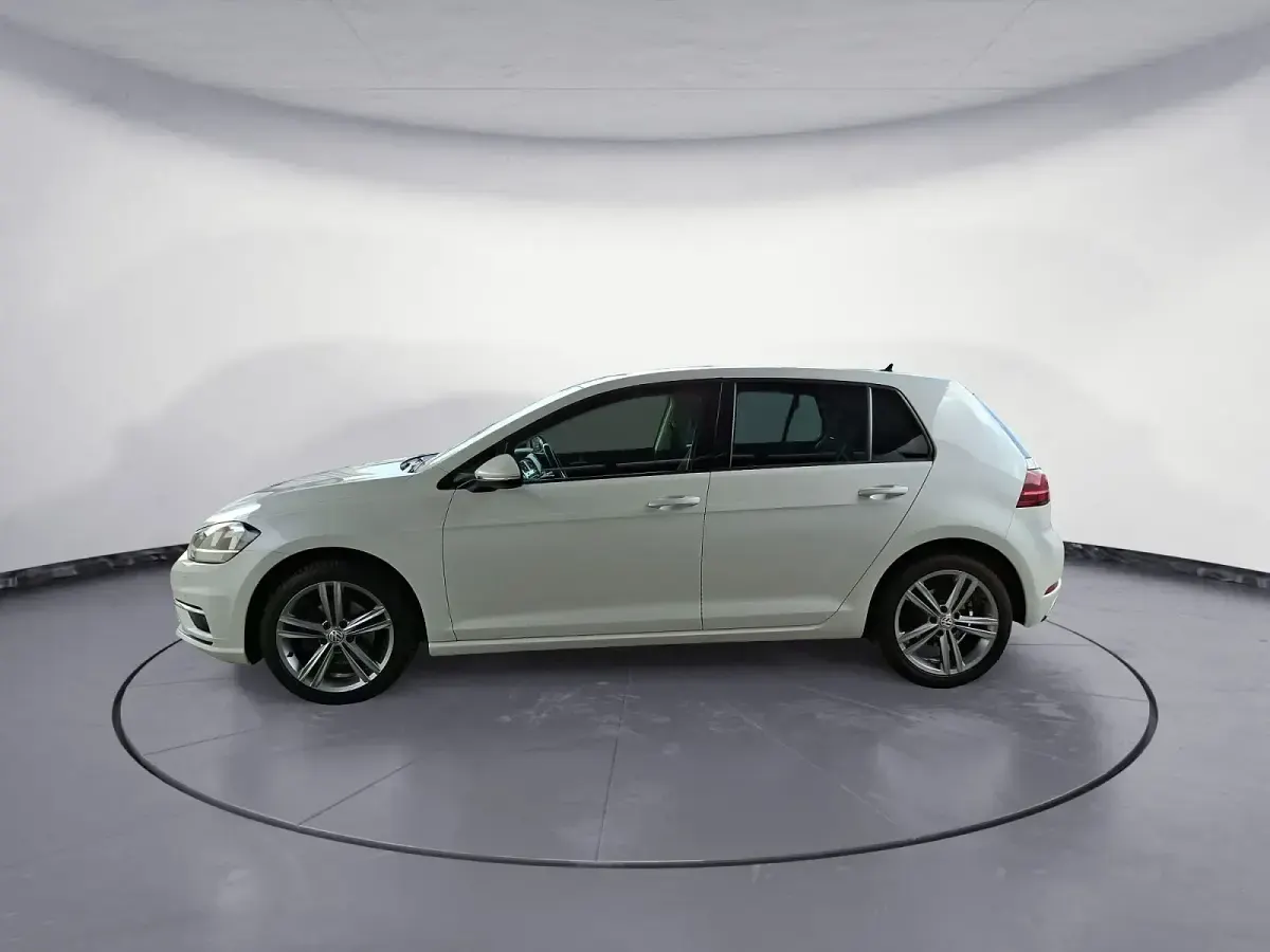 Gebraucht VW Golf VII Comfortline 125 PS (91 kW) 2017 Limousine