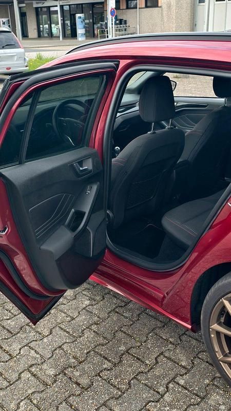 Gebraucht Ford Focus ST-Line 150 PS (110 kW) 2020 Rot Kombi