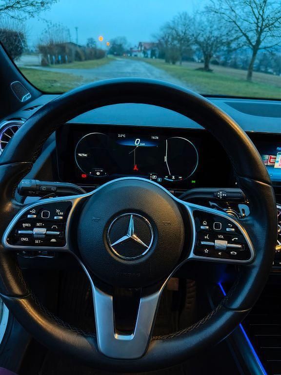 Gebraucht Mercedes GLA220 190 PS (139 kW) 2020 Weiß SUV