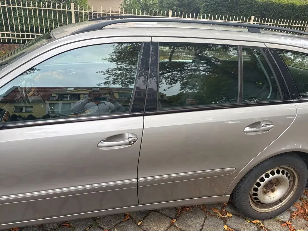 Gebraucht Mercedes E200 Elegance 163 PS (119 kW) 2006 Grau Kombi