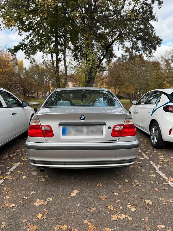 Gebraucht BMW 318 118 PS (86 kW) 2001 Silber Limousine