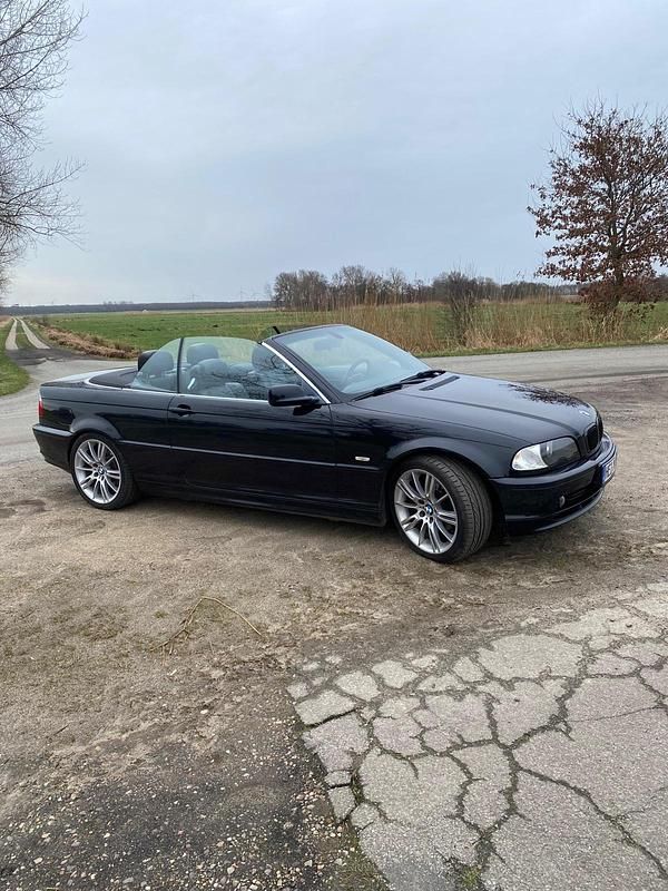 Gebraucht BMW 320 170 PS (125 kW) 2001 Schwarz Cabrio
