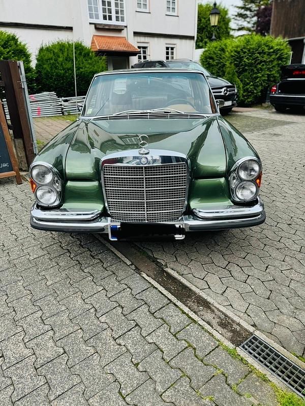 Grün Gebraucht 1967 Mercedes 250 SE Limousine | 29.400 € - Bild 1/4