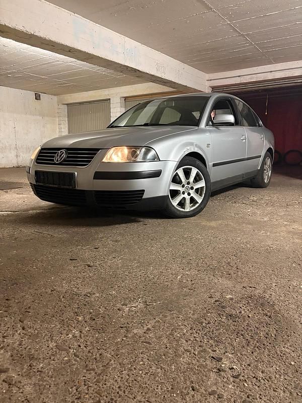 Gebraucht VW Passat 102 PS (75 kW) 2002 Silber Limousine