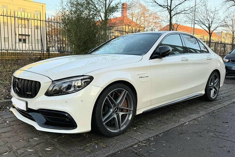 Weiß Gebraucht 2019 Mercedes C63S AMG AMG Limousine | 56.700 € (Fairer Preis) - Bild 1/4