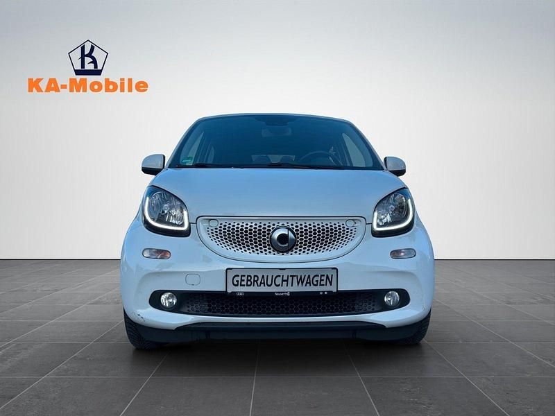 Second-hand Smart ForFour 90 CP (66 kW) 2019 Alb Hatchback