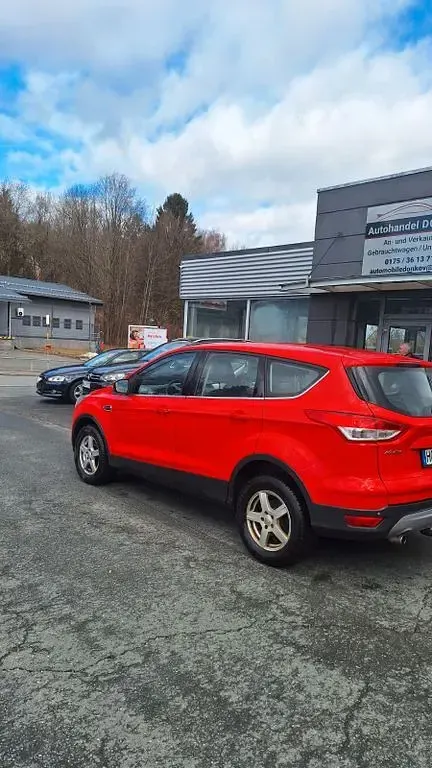 Gebraucht Ford Kuga 150 PS (110 kW) 2015 Rot SUV