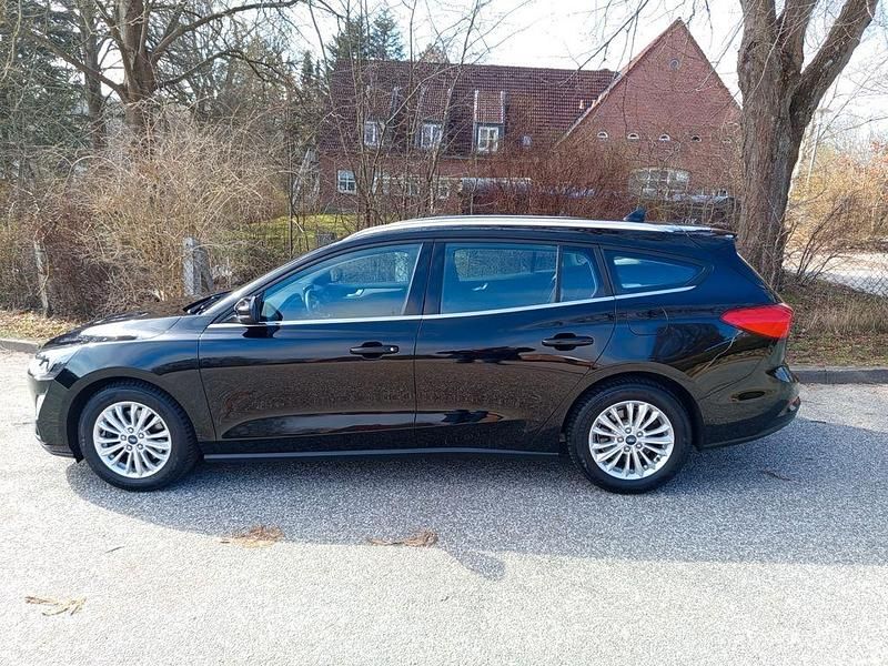 Gebraucht Ford Focus Titanium 150 PS (110 kW) 2021 Schwarz Limousine
